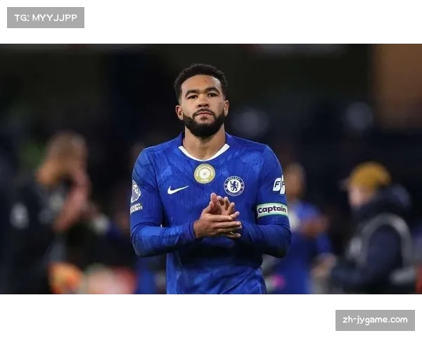 詹姆斯任意球击中立柱 切尔西边卫遗憾错失扳平良机