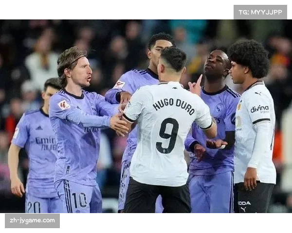 瓦伦西亚防守反击速度不足 杜罗前插时机与传球配合脱节